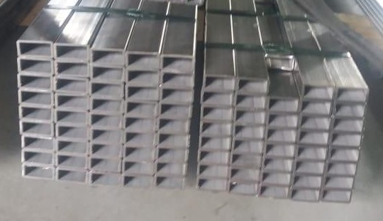 Труба нержавеющая профильная электросварная прямоугольная 80x60x5 мм AISI 304 ASTM A554 фото