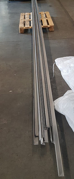 Уголок нержавеющий шлифованный 50x50x5 мм AISI 304 DIN 59370 фото